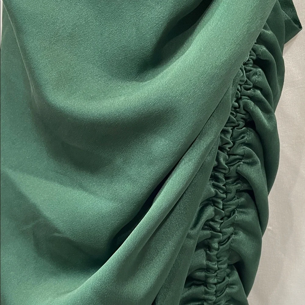 NWT Lavish Alice Dark Green Backless Dress - Picture 4 of 12